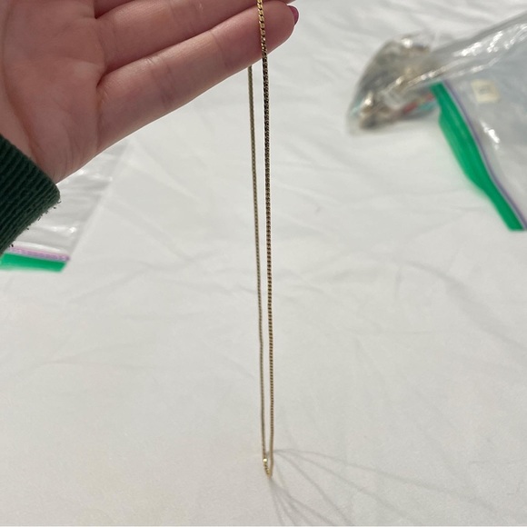 Plain gold chain- vintage- in great condition- brand unknown - Picture 2 of 3